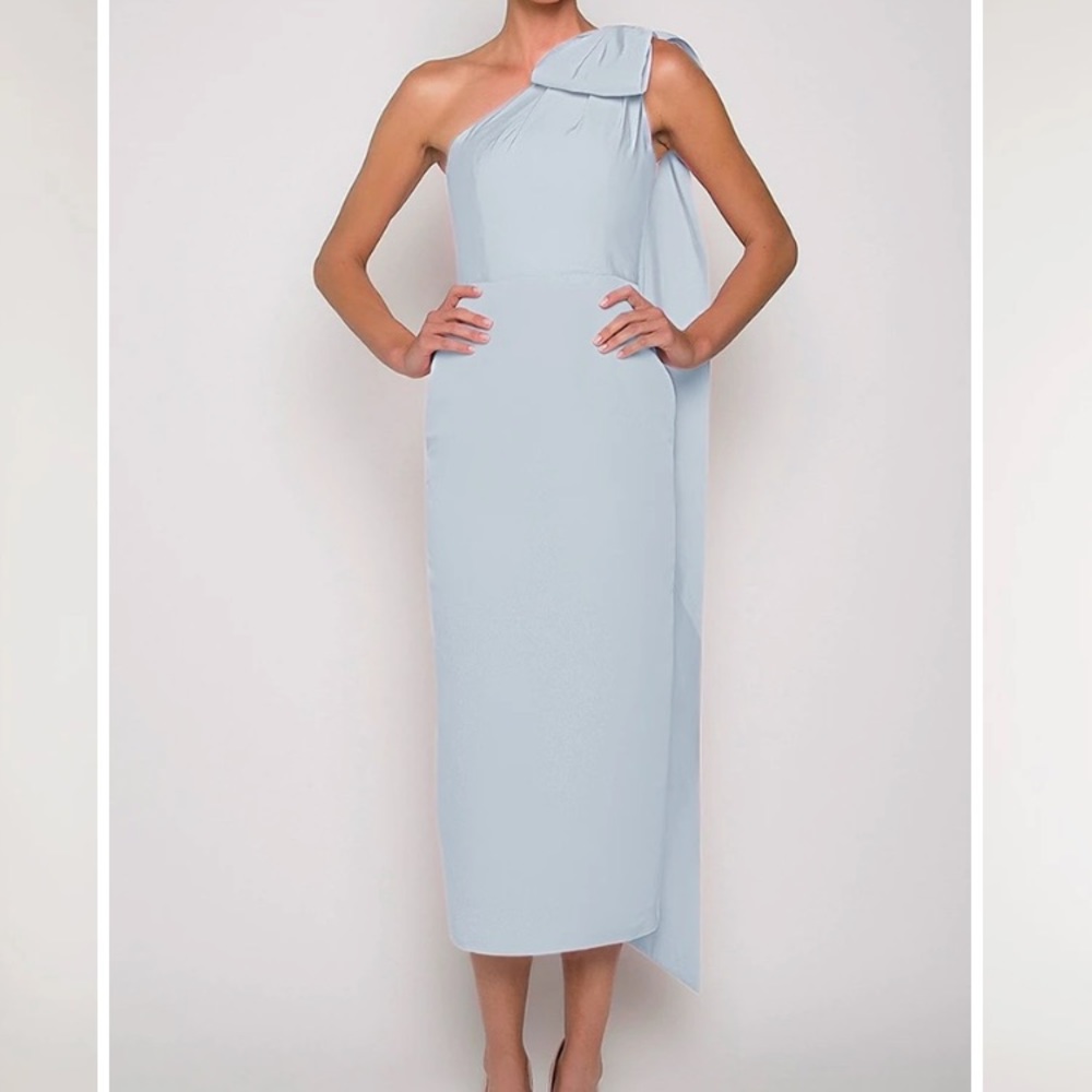 Alexia Maria’s Anne dress.  Designer to the stars. Worn once: mother of groom.
